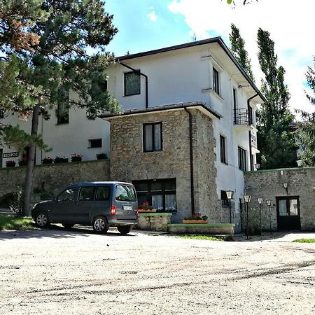ショプロン Fuezi Panzio Bed & Breakfast エクステリア 写真