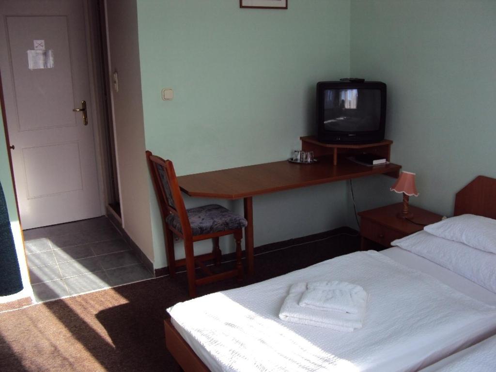 ショプロン Fuezi Panzio Bed & Breakfast 部屋 写真