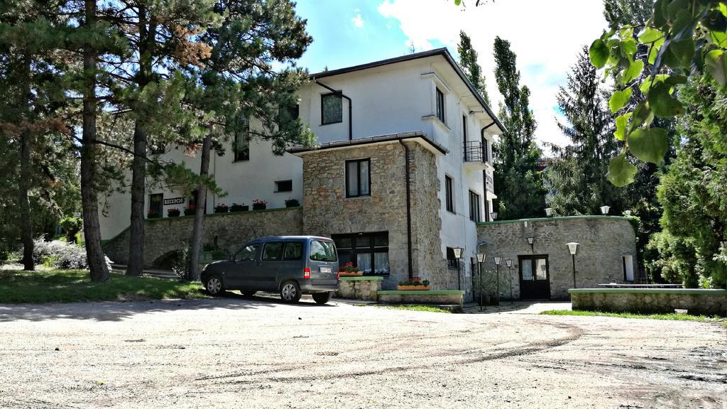ショプロン Fuezi Panzio Bed & Breakfast エクステリア 写真